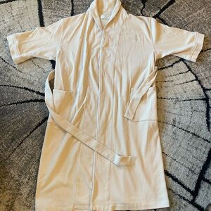 Ritz Carlton L/XL Cream Waffle Knit Robe with Belt St. Thomas
